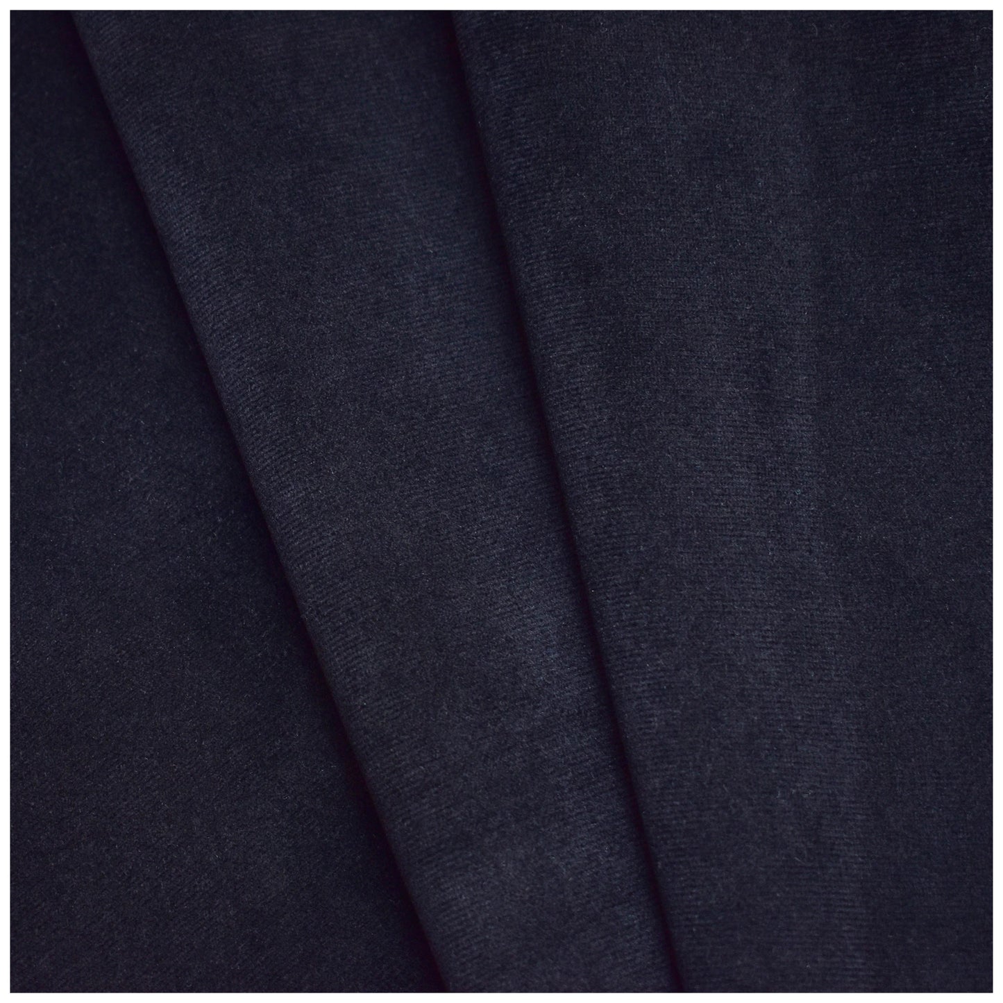 MA-TR-Velour-16-Black-_3